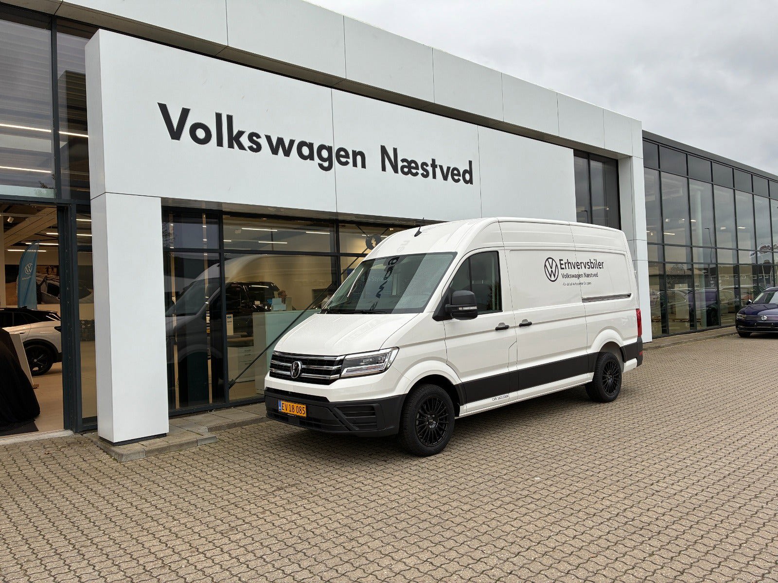 VW Crafter 35 2,0 TDi 177 Comfort Kassevogn L3H2