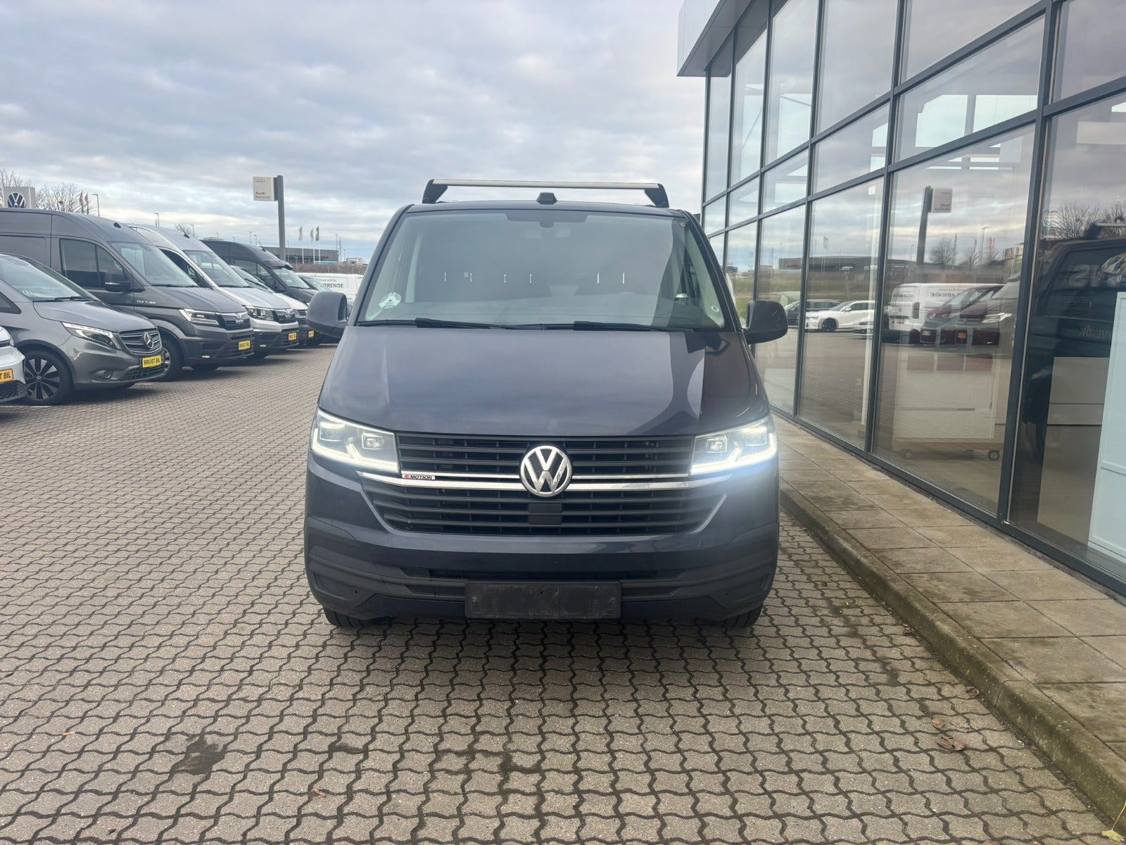VW Transporter 2,0 TDi 150 Kassevogn DSG 4Motion lang
