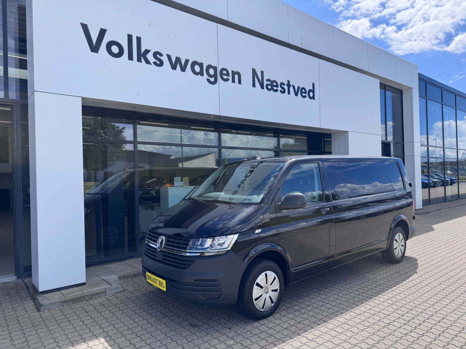 VW Transporter 2,0 TDi 150 Kassevogn DSG lang