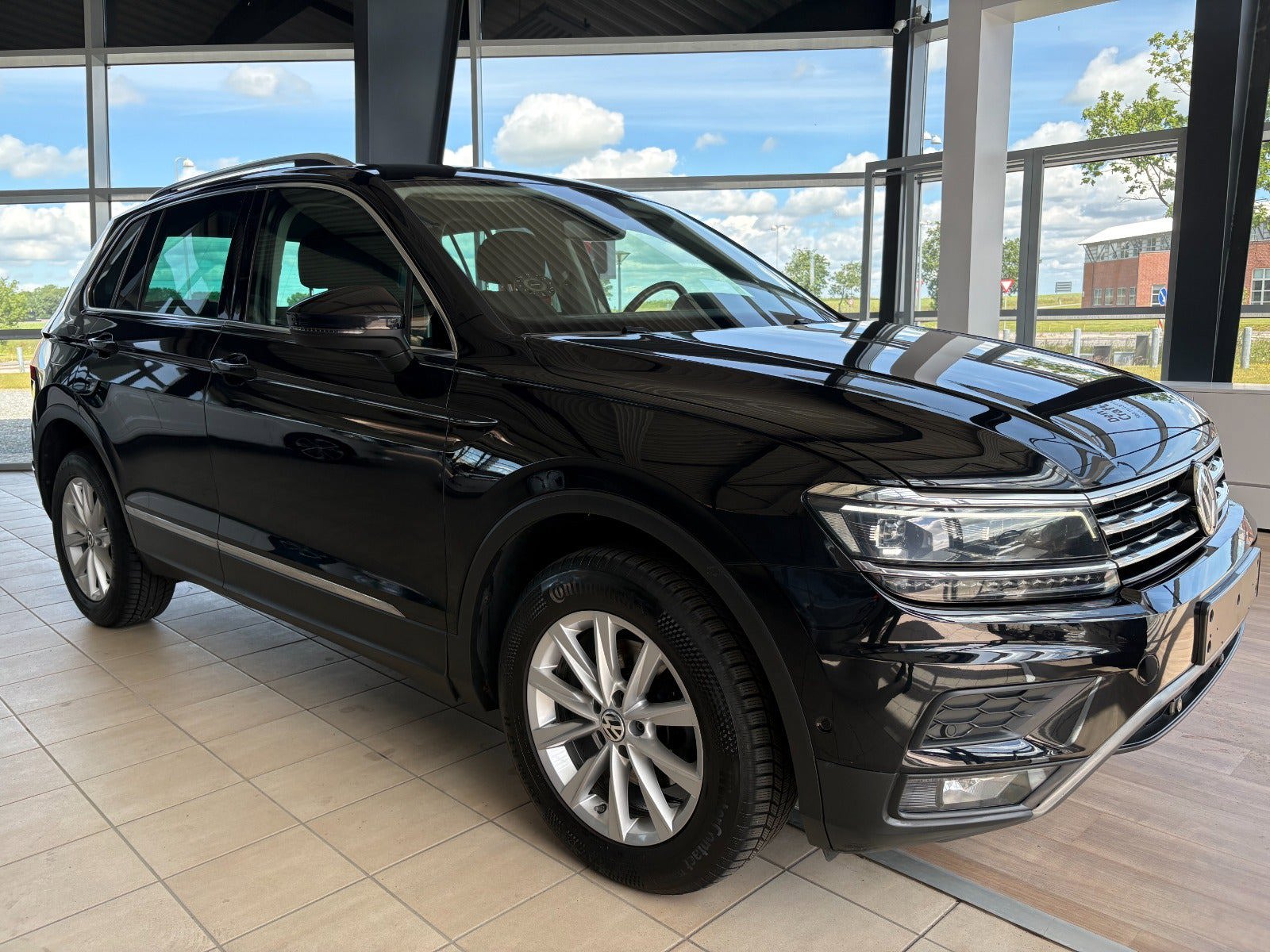 VW Tiguan 2,0 TDi 150 Highline DSG 4Motion Van