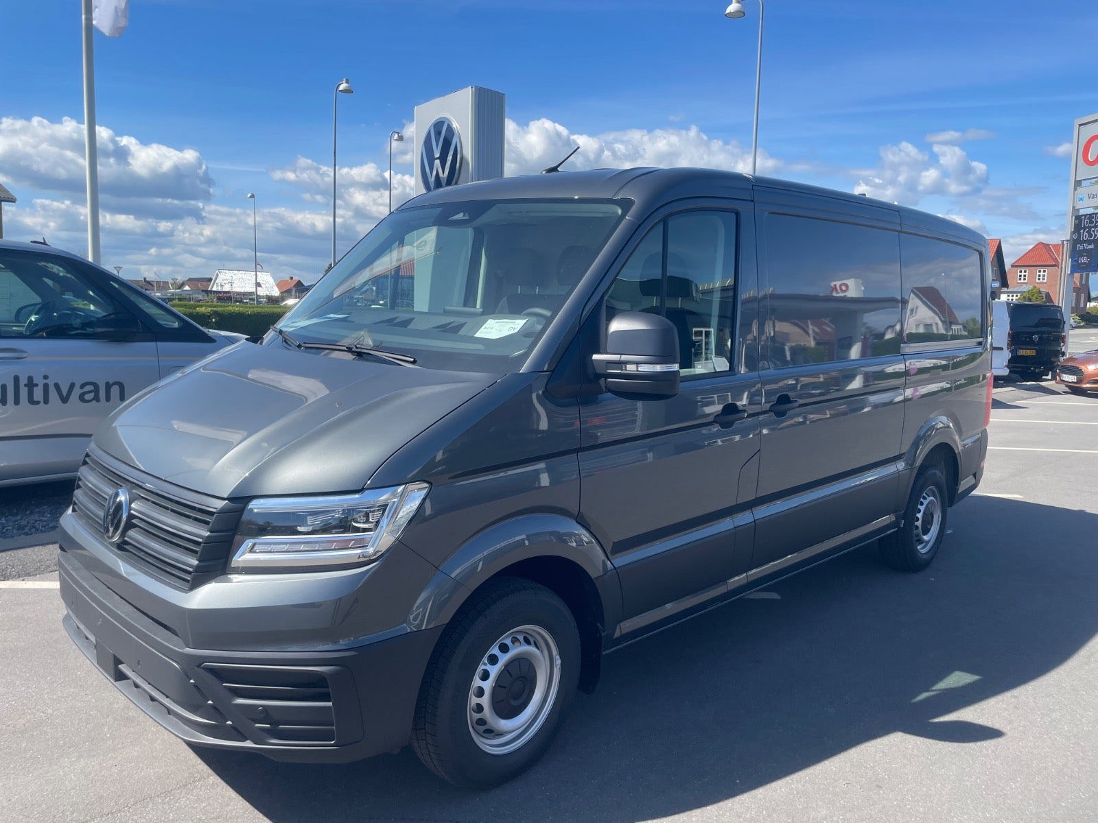 VW Crafter 35 2,0 TDi 177 Kassevogn L3H2