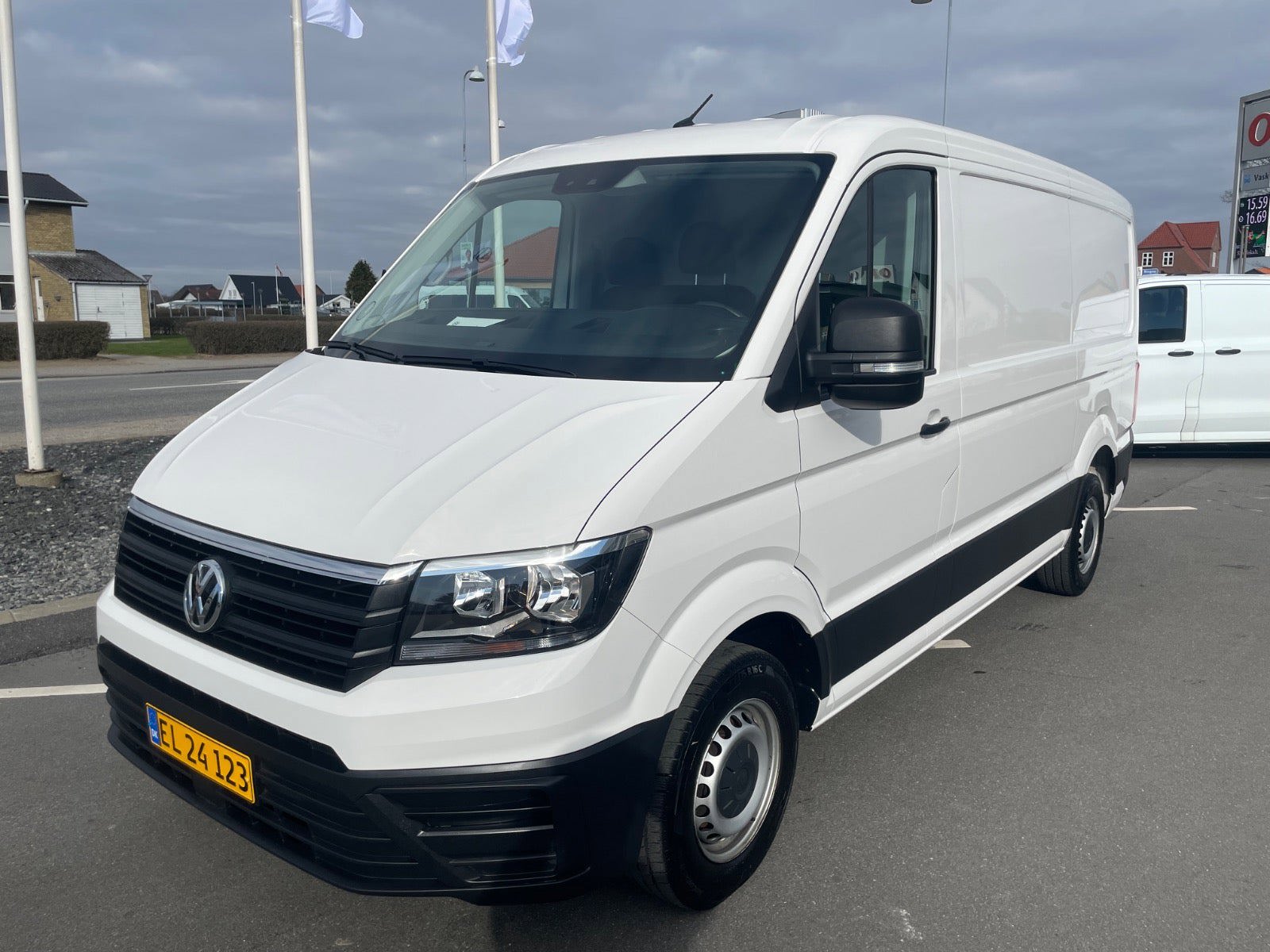 VW Crafter 35 2,0 TDi 177 Kassevogn L3H2