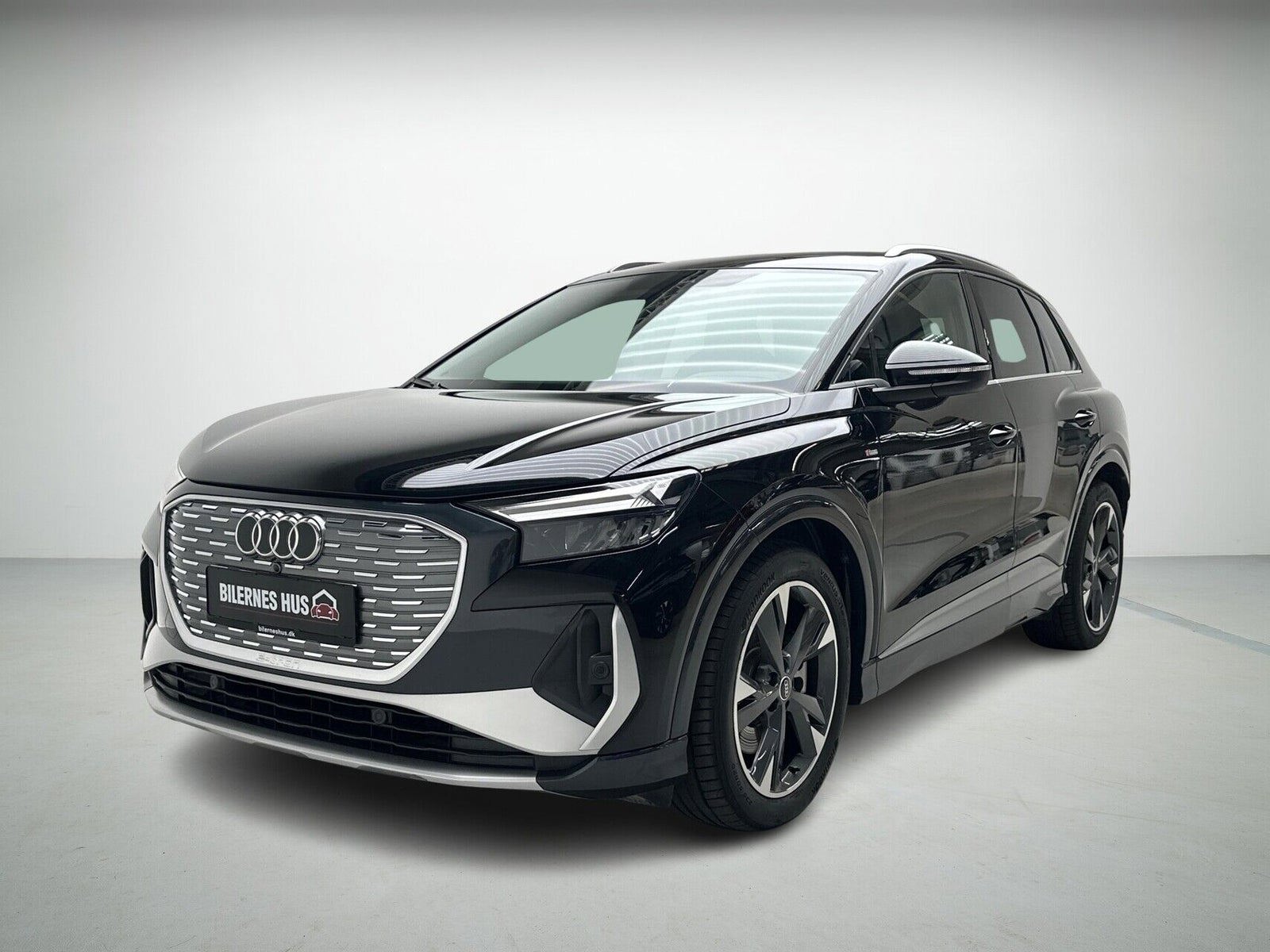 Audi Q4 e-tron 45 S-line
