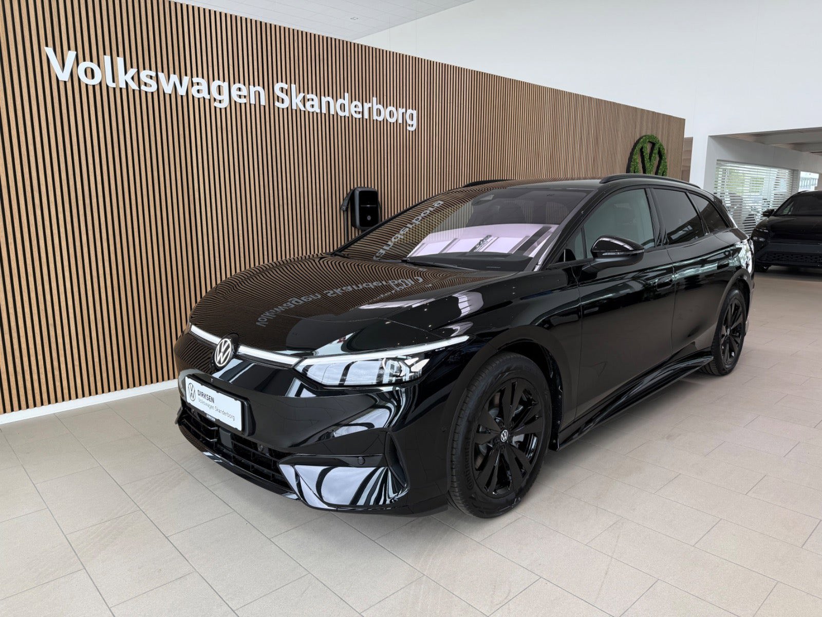 VW ID.7 86 Style S+ Tourer Van