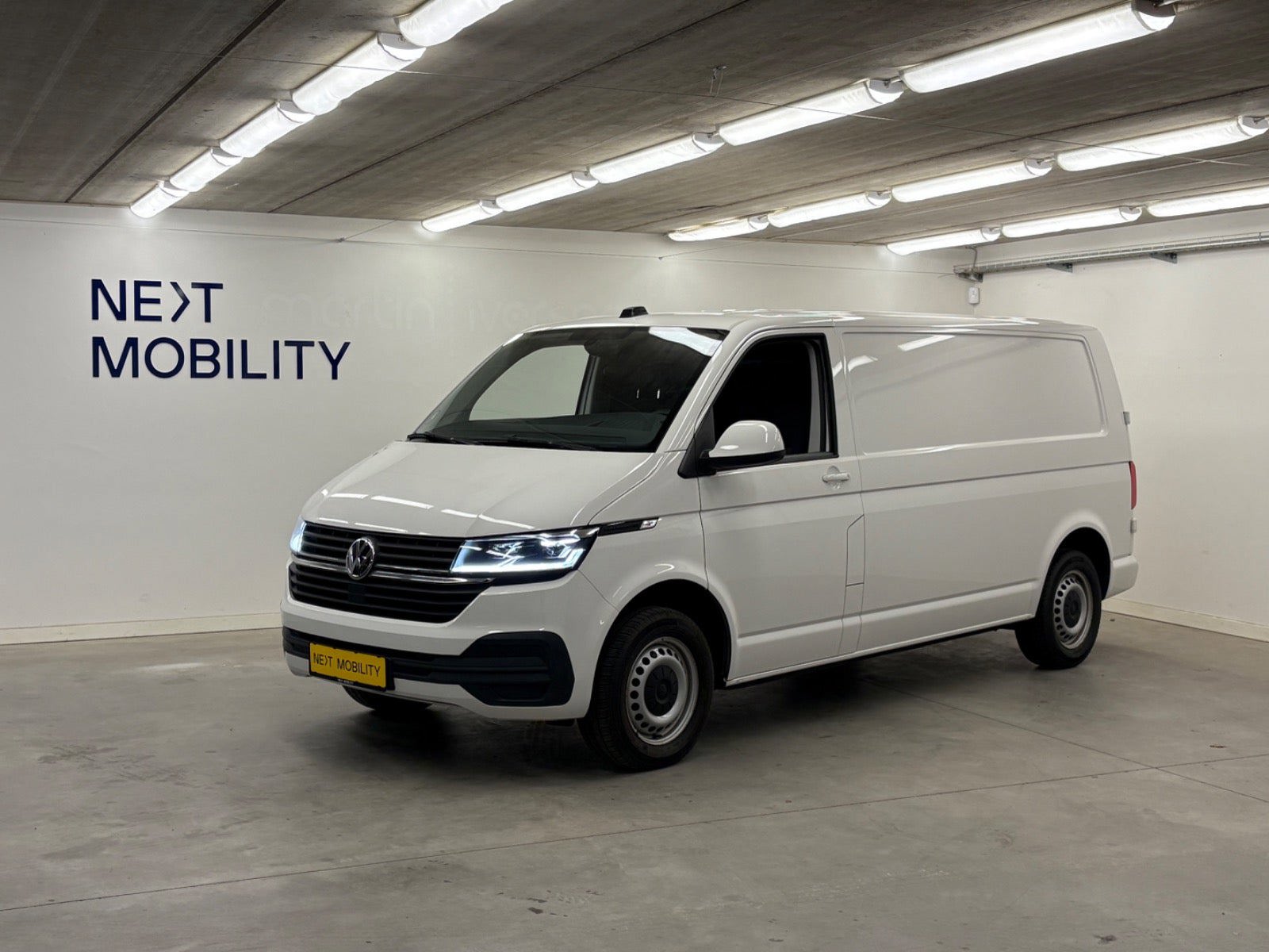 VW Transporter 2,0 TDi 150 Kassevogn DSG lang