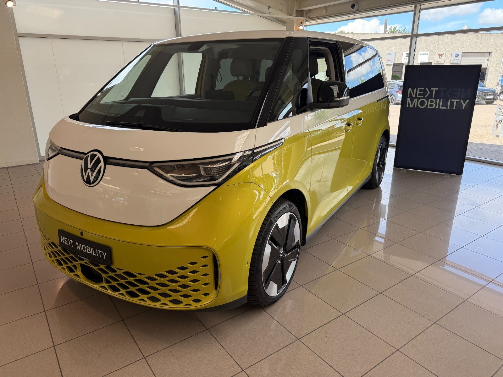 VW ID. Buzz 77 Style 75 Years Edition SWB