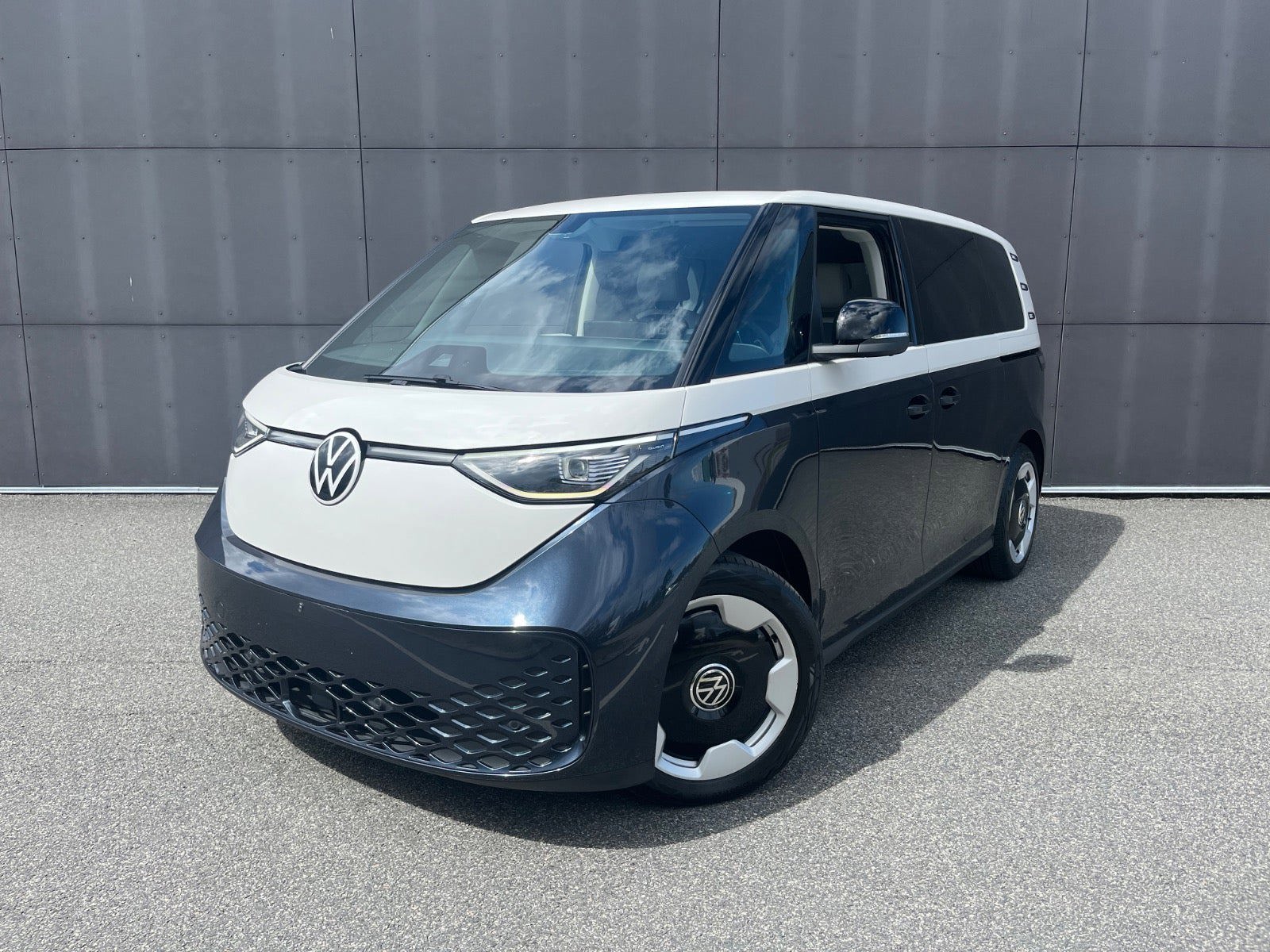VW ID. Buzz 77 Style 75 Years Edition SWB